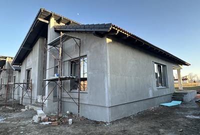 Casă individuală cu 4 camere cu Canalizare în Micești - 11