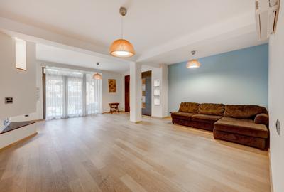 Casă cu 8 camere cu Canalizare în Pipera - 2