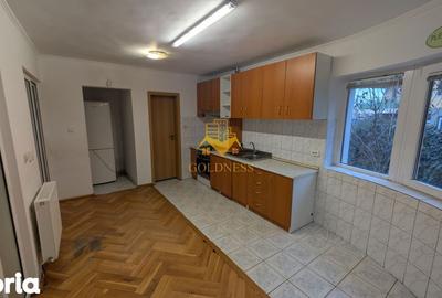 Casă cu 9 camere cu Canalizare în Andrei Mureșanu - 13