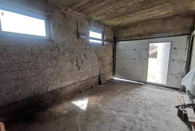 Casa la rosu cu 3 dormitoare, garaj si bransamente utilitati, Harman - 12