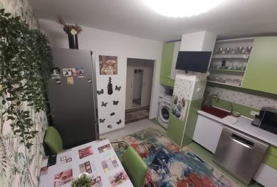 Apartament cu 2 Camere / Spatios si Confortabil / 2 Bai / 60 mp / Construit 1987 - 9