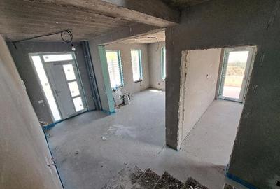Casă cu 3 camere cu Teren 202 Mp în Central - 2