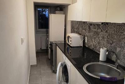 Garsonieră decomandată în Central