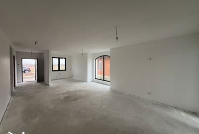 Casă cu 4 camere cu Teren 485 Mp în Vetiș - 8