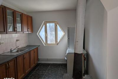 Casă cu 4 camere cu Teren 1300 Mp în Aluniș - 10