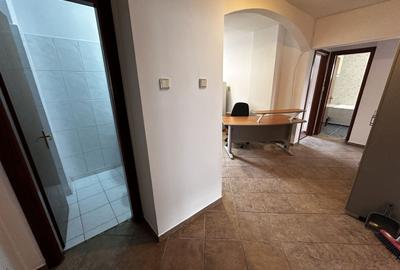 Apartament cu 3 camere semidecomandat, mobilat în Splaiul Unirii - 14