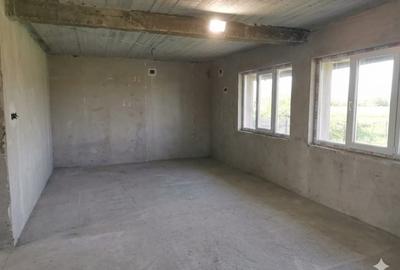 Casă individuală cu 5 camere cu Teren 388 Mp în Jieni - 3