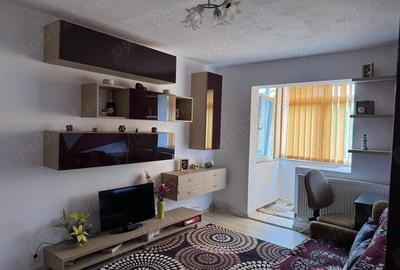 Apartament cu 3 camere semidecomandat în Micro 15 - 2