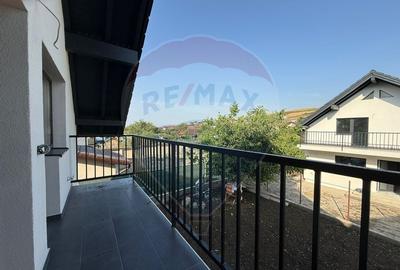 Casa cu 4 camere la gri de vanzare in Sura Mare - 10