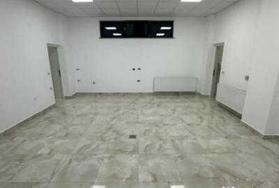 Spațiu comercial, de 55 mp, în Central - 3