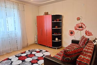 Garsonieră decomandată în Petros - 2