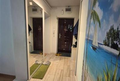 Apartament cu 4 camere semidecomandat în Titan