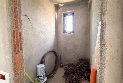 Casă individuală cu 8 camere cu Canalizare în Rahova - 16