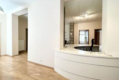 Spațiu  de închiriat -Piața Unirii - 19