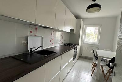 Apartament cu 3 camere decomandat în Titan - 2