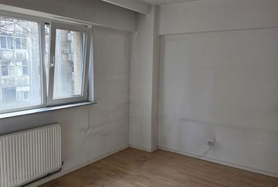 Apartament cu 4 camere în Tineretului - 8