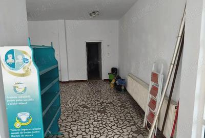 Spațiu comercial, de 90 mp, în Port - 2