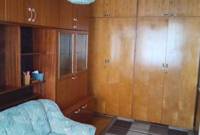 Apartament cu 3 camere semidecomandat în Central - 2