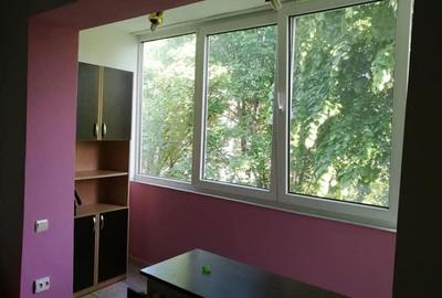 Apartament cu 3 camere decomandat în Tudor - 2