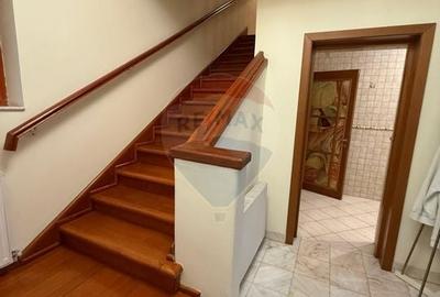 De inchiriat Casa / Vila 7 camere + curte zona Vatra Luminoasa - 47