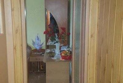 Vand apartament 3 camere , Petro?ani str.aviatorilor 16 - 1