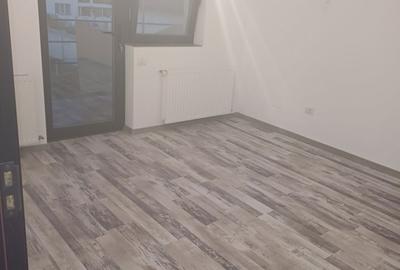 Casă cu 4 camere cu Teren 603 Mp în Florești - 1