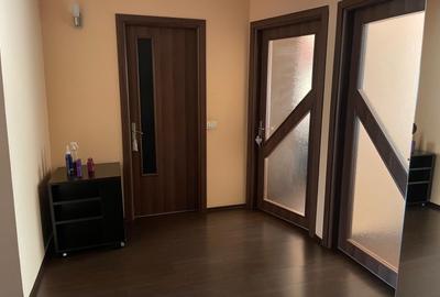 Apartament cu 3 camere decomandat, mobilat în Tomis II - 6