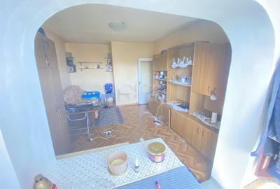Apartament cu 3 camere decomandat în Rahova - 6