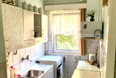 Apartament de vanzare, cu 3 camere, zona 7 Noiembrie - 7