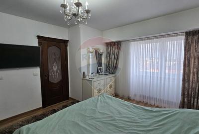 Apartament cu 3 camere decomandat, mobilat în Burdujeni - 13