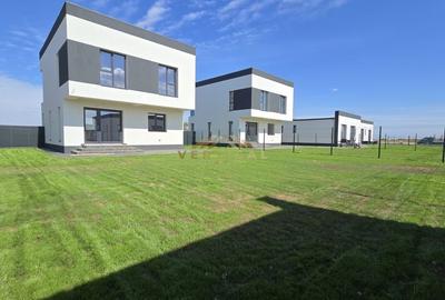 Vila 4 Camere / Posibilitate rate / Berceni Mega Parc - 11