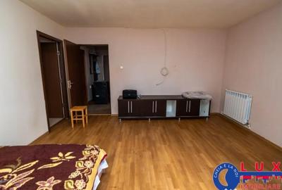 Apartament cu 3 camere decomandat în Central - 1