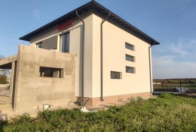 Casă cu 4 camere în Balotești - 2