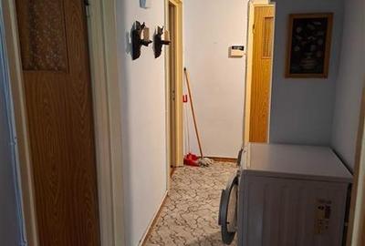 Apartament cu 3 camere decomandat în Apărătorii Patriei