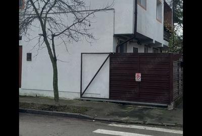 CASĂ-VILĂ DE VÂNZARE CU 5 CAMERE SI 3 BAI ZONA BUCUREȘTI-NOI SEC.1 - 1