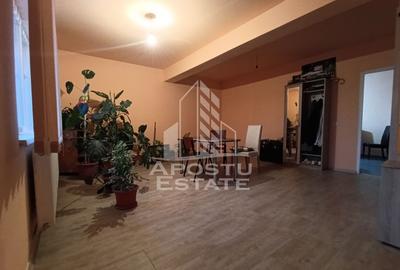 Casa individuala,izolata termic, 5 camere, curte proprie,2 bai, Ronat. - 2