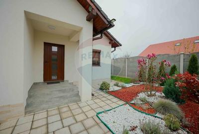 Casă cu 3 camere cu Teren 500 Mp în Biharia - 2