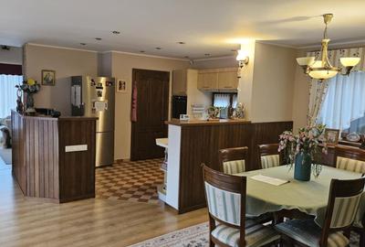Casa in Livezeni cu piscina,garaj,pivnita foisor 4 camere si 720 mp teren - 11