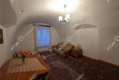 Casa spatioasa cu 3 camere si gradina de 200mp in centru istoric Sibiu Casa spatioasa cu 3 camere si gradina de 200mp in centru istoric Sibiu - 12