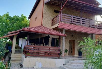 Casă cu 4 camere în Central - 4