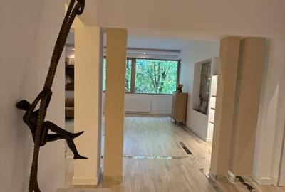 Apartament cu 4 camere decomandat, mobilat în Capitale - 17