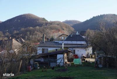 Casă cu 4 camere în Valea Hotarului - 2
