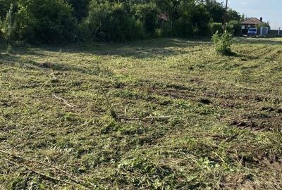 Teren de 1698 mp, în Gherghița - 8