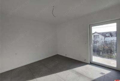 Casa noua cu piscina in Fantanele - 4