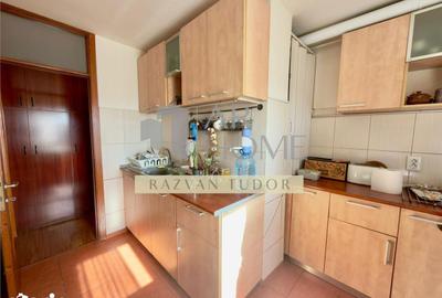 Apartament cu 3 camere decomandat, mobilat în Democrației - 2