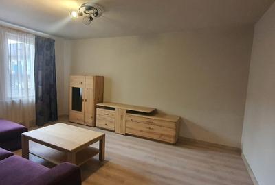 Inchiriez apartament de 3 camere situat central-G-ral Magheru, etaj 1 - 5