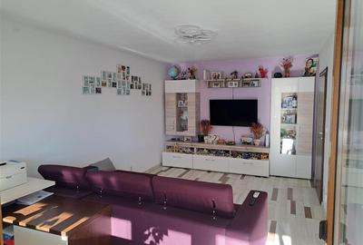 Apartament cu 3 camere decomandat în Berceni - 3