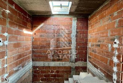 Triplex la gri, teren 284mp, pompe caldura, zona Plopi - 9