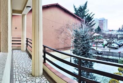 Casă cu 10 camere cu Teren 1178 Mp în Micro 6 - 9