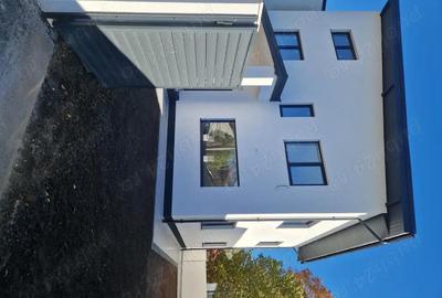 Casă cu 5 camere cu Teren 220 Mp în Pantelimon - 2